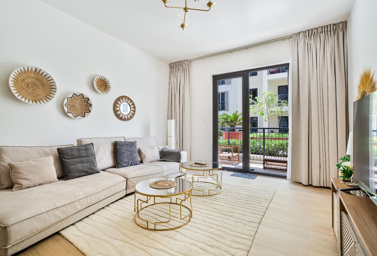 Spacious | Close to the Beach | Vacant l Motivated — Dubai | Stradom Real Estate