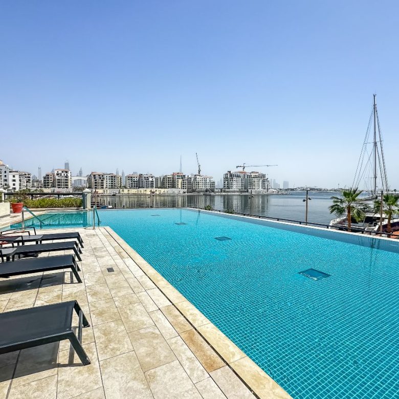 Spacious | Close to the Beach | Vacant l Motivated — Dubai | Stradom Real Estate