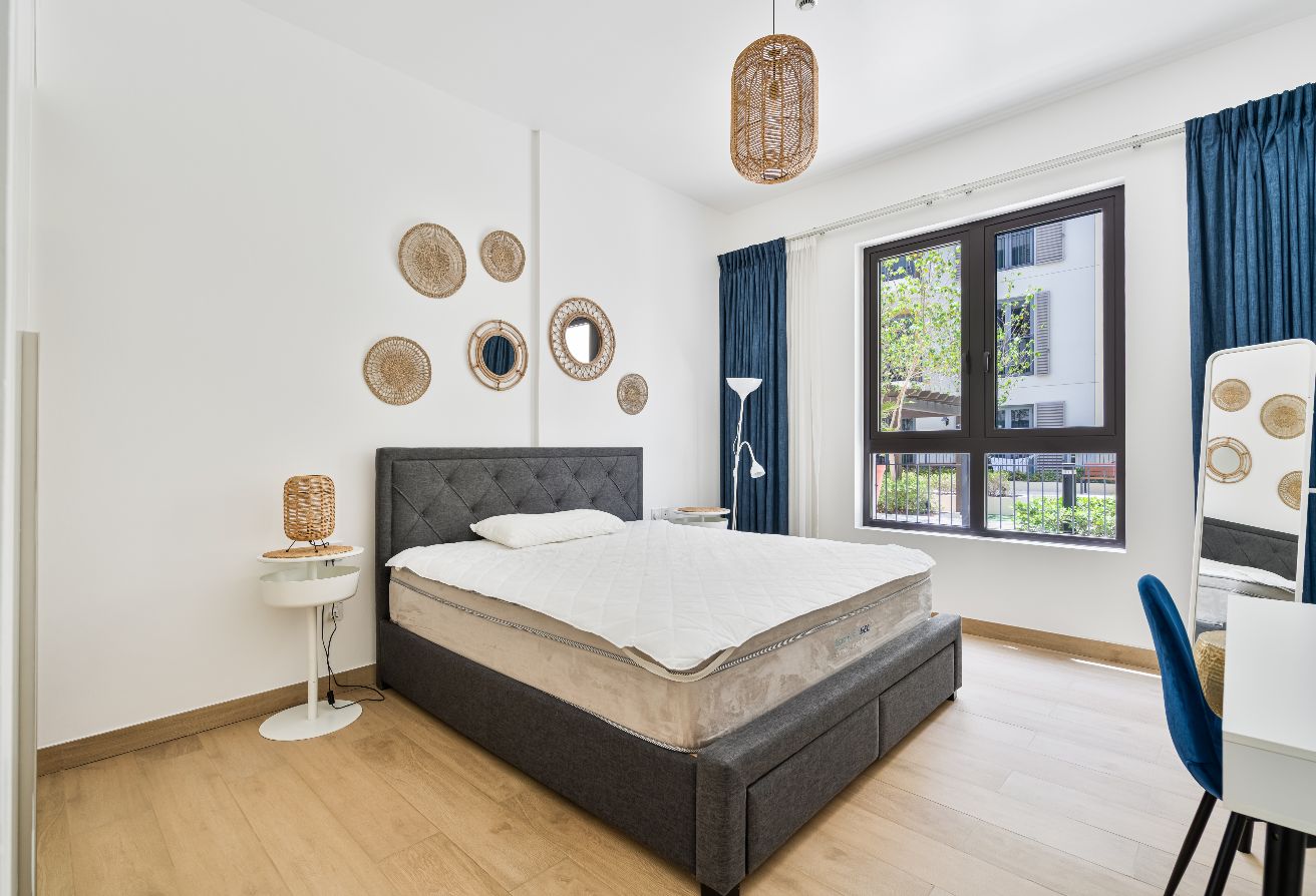 Spacious | Close to the Beach | Vacant l Motivated — Dubai | Stradom Real Estate